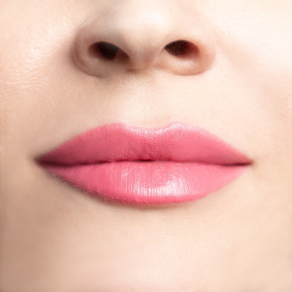 Simple Smooth Lip Pencil FINAL SALE! The last opportunity to buy this product, once it is sold out, it will no longer be available.